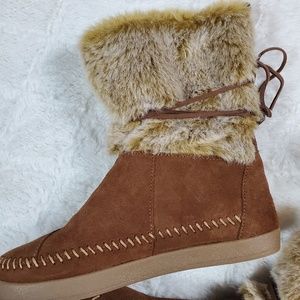 Toms Shoes - NWOB Tom's Nepal Tan Faux Fur Winter Boots Toms Shoes - NWOB Tom's Nepal Tan Faux Fur Winter Boots
